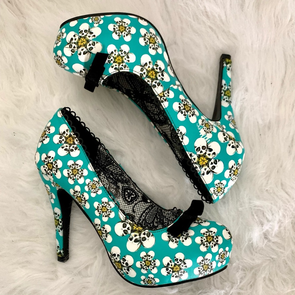 Iron Fist Skull Daisy heels size 7